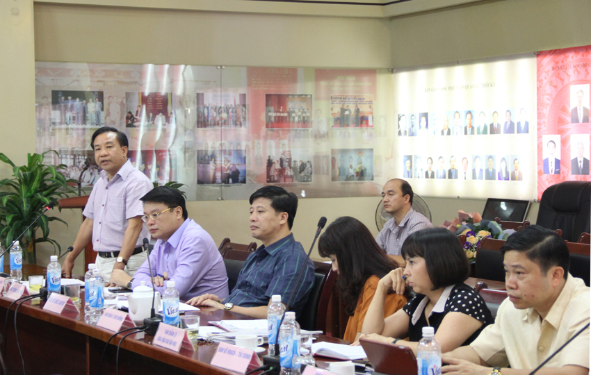 Phó giám đốc Nguyễn Đăng Quế phát biểu ý kiến tại buổi giao ban