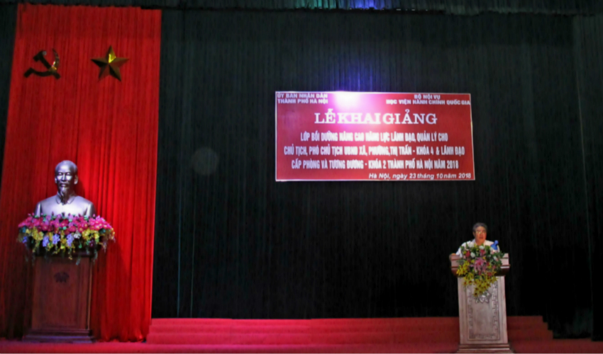 Đồng chí Đặng Xuân Hoan - Bí thư Đảng ủy, Giám đốc Học viện Hành chính Quốc gia phát biểu tại buổi lễ 