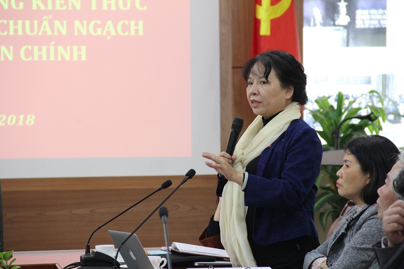 ThS. Nguyễn Thị La - Khoa Văn bản và Công nghệ hành chính góp ý về nội dung chuyên đề của chương trình, tài liệu 