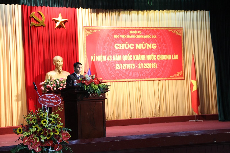 Đại diện học viên Lào phát biểu