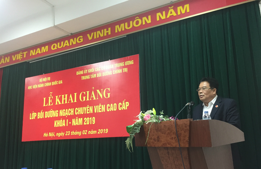  Ông Sơn Minh Thắng – Bí thư Đảng ủy Khối các cơ quan Trung ương phát biểu khai giảng