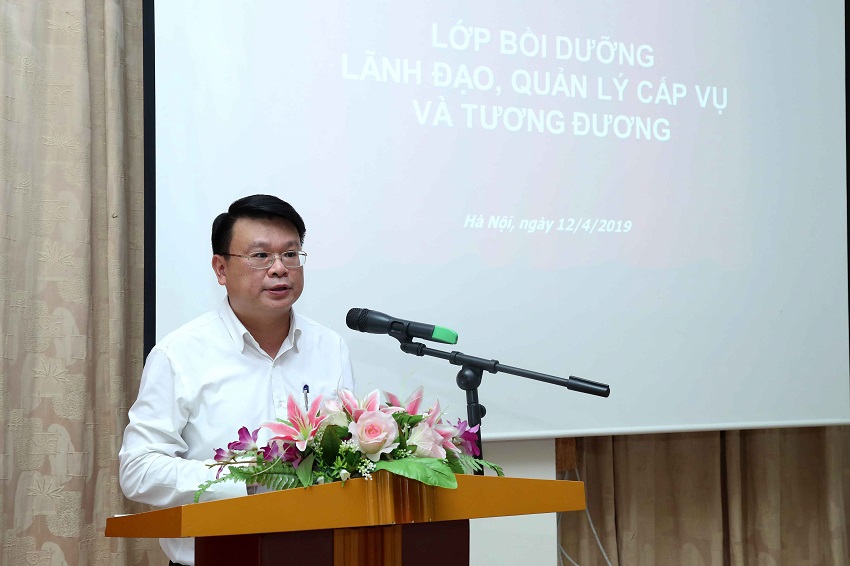 TS. Bùi Huy Tùng - Phụ trách điều hành, Ban Quản lý bồi dưỡng Học viện phát biểu tại buổi lễ