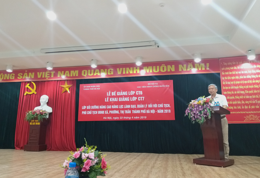 NGƯT.TS. Vũ Thanh Xuân, Phó Bí thư Đảng ủy, Phó Giám đốc Học viện Hành chính Quốc gia phát biểu tại buổi Lễ