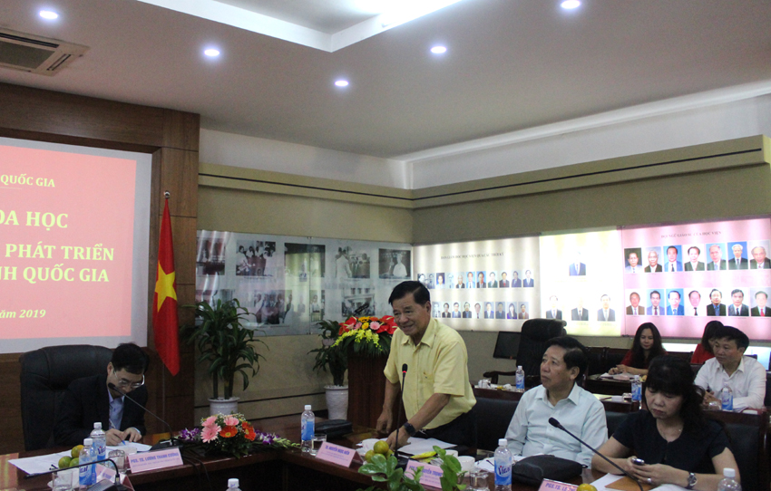 TS. Nguyễn Ngọc Hiến - Nguyên Giám đốc Học viện phát biểu ý kiến tại Hội thảo