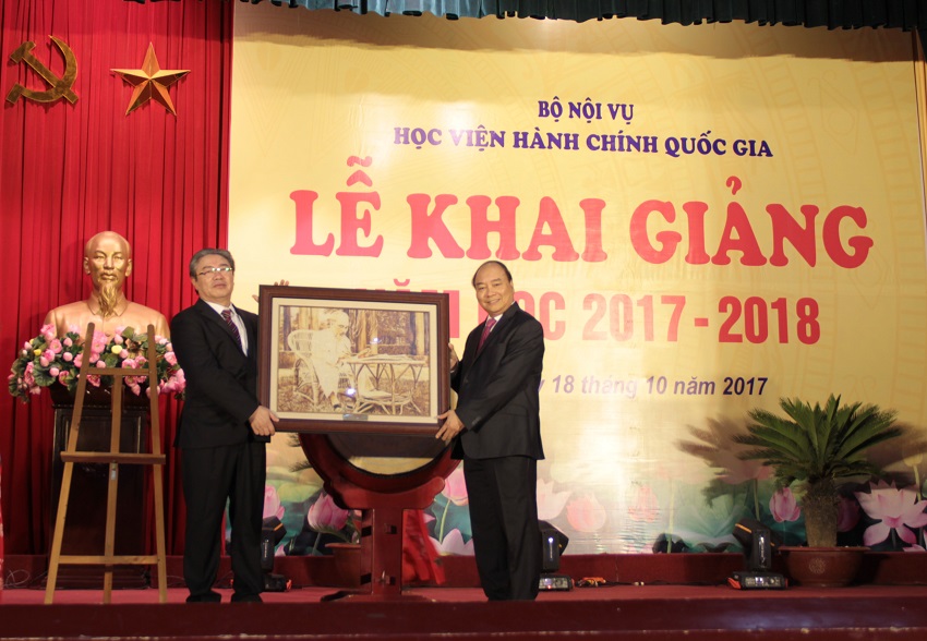 Đồng chí Nguyễn Xuân Phúc - Thủ tướng Chính phủ dự Lễ khai giảng năm học 2017 - 2018