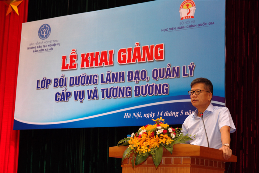 Đồng chí Trần Đình Liệu – Phó Tổng Giám đốc Bảo hiểm xã hội Việt Nam phát biểu chỉ đạo lớp học