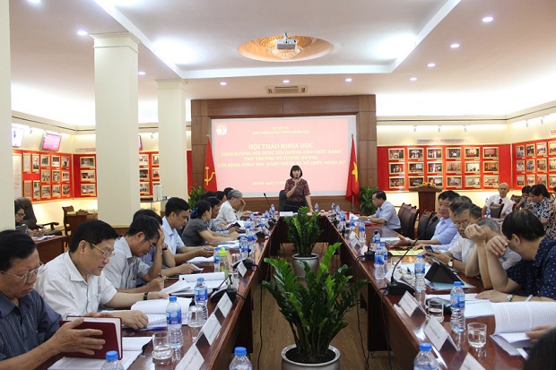 PGS.TS. Nguyễn Thị Hồng Hải, Trưởng khoa Khoa học hành chính và Tổ chức nhân sự chủ trì Hội thảo