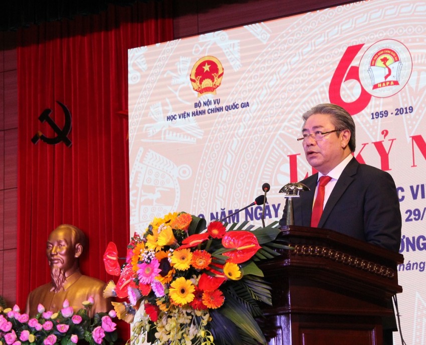 TS. Đặng Xuân Hoan – Bí thư Đảng ủy, Giám đốc Học viện trình bày diễn văn Lễ Kỷ niệm