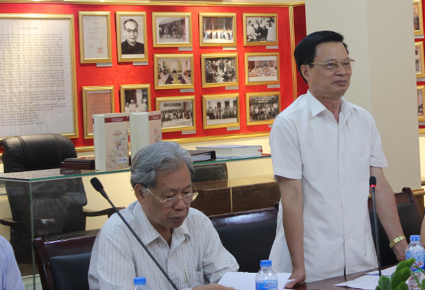 TS. Trần Văn Tuấn – Nguyên Bộ trưởng Bộ Nội vụ phát biểu ý kiến tại Hội thảo
