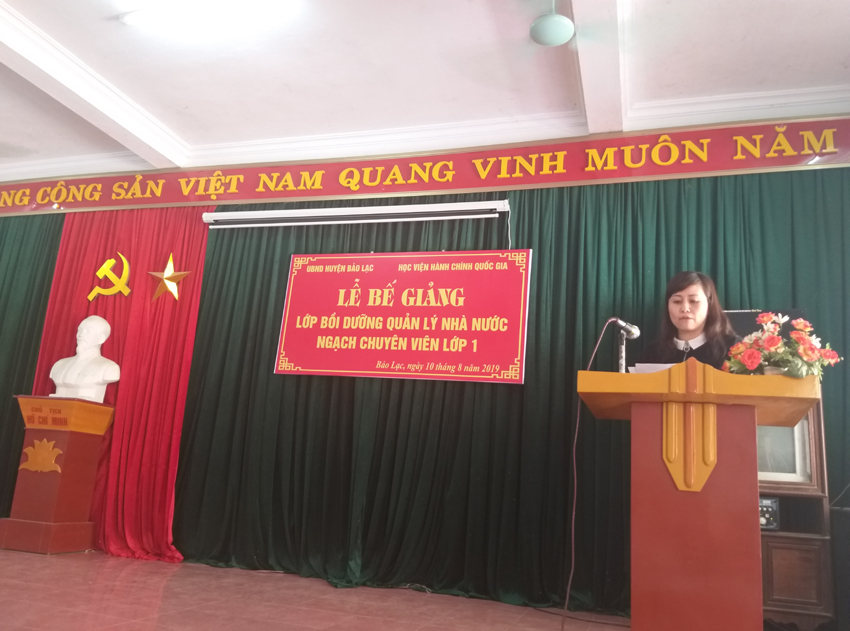 ThS. Lê Phương Thúy, Phó Trưởng ban, Ban Quản lý bồi dưỡng phát biểu tại buổi lễ