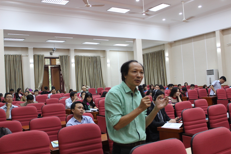 ThS. Hoàng Xuân Tuyền – Giảng viên Học viện Hành chính Quốc gia trao đổi ý kiến tại hội thảo 