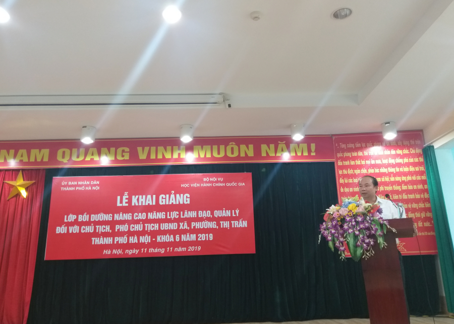 Đồng chí Nguyễn Đình Hoa - Phó Giám đốc Sở Nội vụ TP. Hà Nội phát biểu tại buổi Lễ