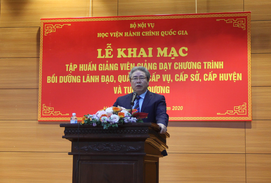TS. Đặng Xuân Hoan – Giám đốc Học viện hành chính Quốc gia phát biểu khai mạc khóa tập huấn