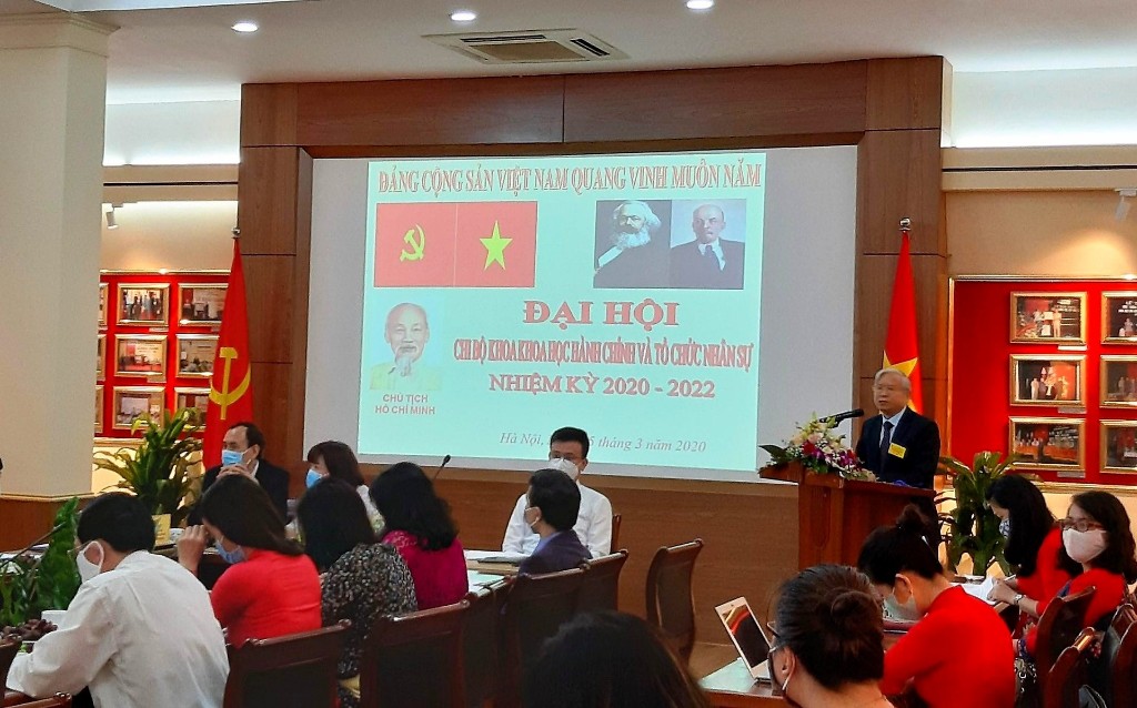 NGƯT.PGS.TS.Vũ Thanh Xuân phát biểu tại Đại hội 