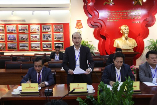 ThS. Nguyễn Huy Hoàng, Phó Chánh Văn phòng báo cáo kết quả công tác tháng 02 và dự thảo các nhiệm vụ trọng tâm trong tháng 3 năm 2020