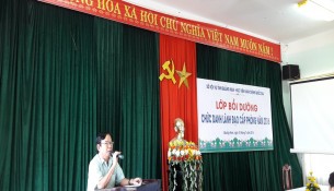Đồng chí Phạm Viết Hùng – Trưởng phòng Công chức, viên chức Sở Nội vụ tỉnh Quảng Nam phát biểu
