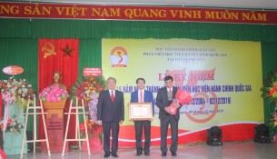 Phân viện Huế nhận bằng khen của Thủ tướng Chính Phủ và Bộ trưởng Bộ Nội vụ trao tặng
