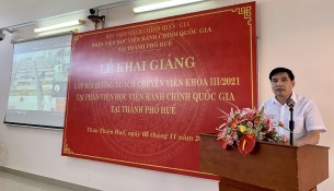 PGS.TS. Nguyễn Hoàng Hiển - Giám đốc Phân viện Học viện tại TP.Huế 
phát biểu khai giảng khóa học