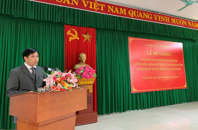 PGS.TS. Nguyễn Hoàng Hiển – Giám đốc Phân viện Học viện tại TP.Huế phát biểu Bế giảng 