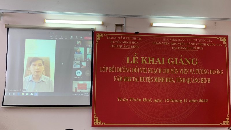 PGS.TS. Nguyễn Hoàng Hiển – Giám đốc Phân viện Học viện tại TP.Huế phát biểu khai giảng khóa học 