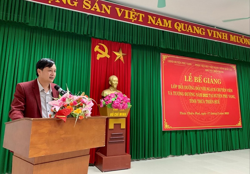 Đồng chí Lê Đức Lộc – Phó Chủ tịch UBND huyện Phú Vang phát biểu tại buổi Lễ