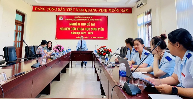 TS. Trần Đình Chín – Phó Giám đốc Phân viện phát biểu tại điểm cầu tỉnh Quảng Nam
