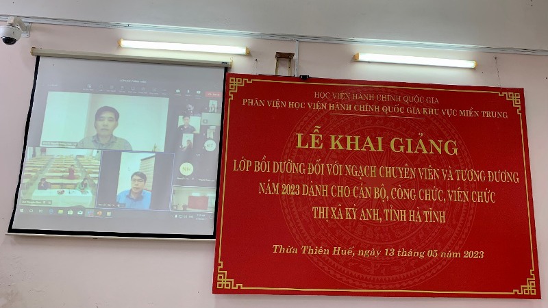 Đ/c Nguyễn Văn Tín – Đại diện cho các học viên phát biểu tại Lễ Khai giảng