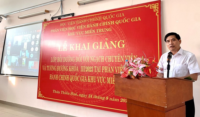 PGS.TS. Nguyễn Hoàng Hiển - Giám đốc Phân viện Học viện KVMT phát biểu  tại buổi Lễ Khai giảng