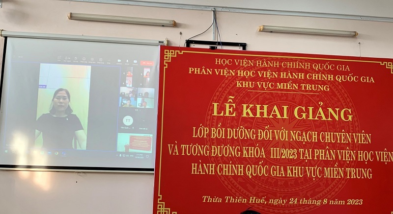 Đ/c Bùi Nguyễn Cẩm Tú – Đại diện cho các học viên phát biểu tại Lễ Khai giảng