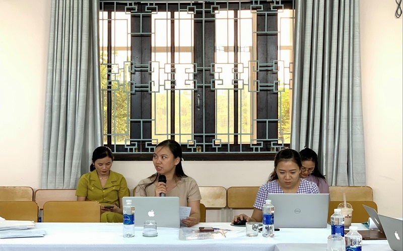 TS. Lê Thị Thu Huyền – Giảng viên, Phân viện Học viện KVMT trình bày ý kiến tại điểm cầu Phân viện trụ sở tại Tp. Huế