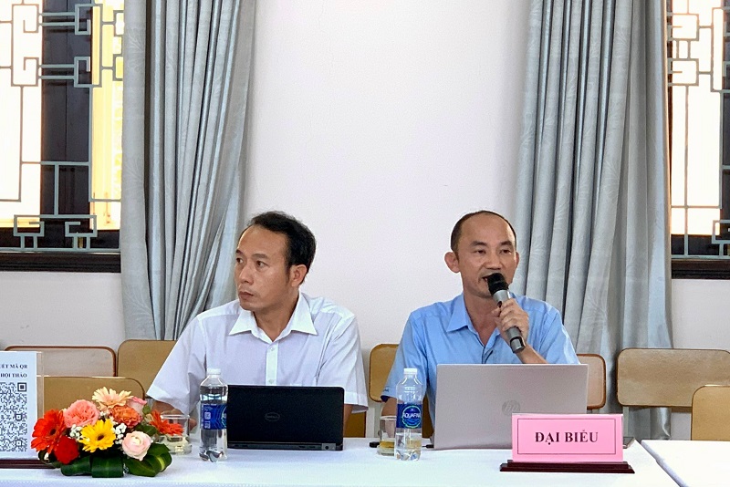TS. Trần Viết Nguyên, Phó Chủ tịch Hội đồng XS KVMT trình bày tham luận tại điểm cầu Phân viện trụ sở tại Tp. Huế