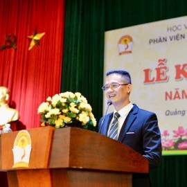 ThS. Nguyễn Thanh Tuấn, đại diện cho đội ngũ giảng viên của Phân viện Học viện 
Hành chính Quốc gia khu vực Miền Trung phát biểu tại Lễ Khai giảng