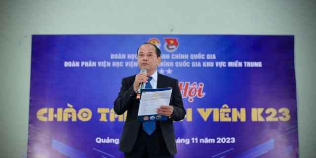 TS. Trần Đình Chín, Phó Giám đốc Phân viện Học viện Hành chính Quốc gia khu vực Miền Trung phát biểu khai mạc Ngày hội