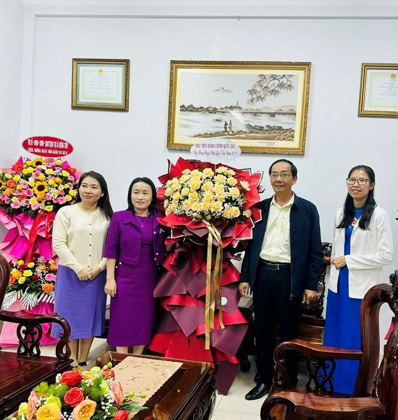 Phân viện Học viện Hành chính Quốc gia khu vực Miền Trung thăm và chúc mừng Trường Chính trị Nguyễn Chí Thanh