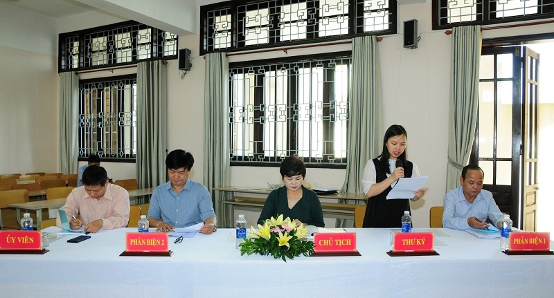 TS. Lê Thị Thu Huyền, Phân viện Học viện Hành chính Quốc gia khu vực Miền Trung nhận xét luận văn của học viên