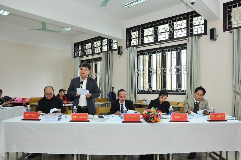 TS. Vũ Hoàng Mạnh Trung, Phân viện Học viện Hành chính Quốc gia khu vực Miền Trung nhận xét luận văn của học viên