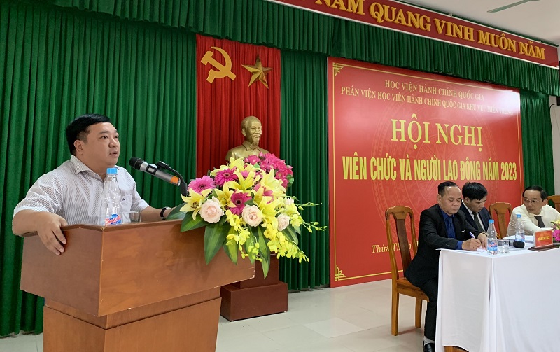 ThS. Lê Văn Lộc, Trưởng phòng, phòng Quản trị phát biểu ý kiến tại Hội nghị