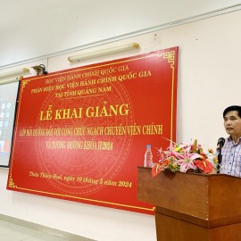 PGS.TS. Nguyễn Hoàng Hiển, Giám đốc Phân hiệu Học viện Học viện Hành chính Quốc gia tại tỉnh Quảng Nam phát biểu tại Lễ Khai giảng