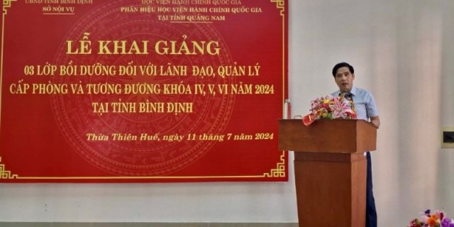 PGS.TS. Nguyễn Hoàng Hiển, Giám đốc Phân hiệu Học viện Hành chính Quốc gia tại tỉnh Quảng Nam phát biểu tại Lễ Khai giảng.