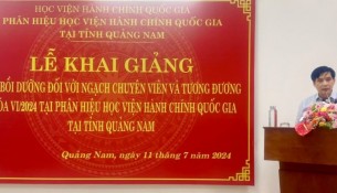 PGS.TS. Nguyễn Hoàng Hiển, Giám đốc Phân hiệu Học viện Hành chính Quốc gia tại tỉnh Quảng Nam phát biểu tại Lễ khai giảng.