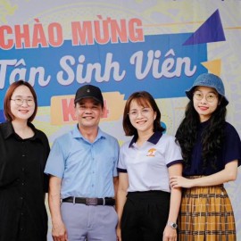 TS. Trần Đình Chín, Phó Giám đốc Phân hiệu Quảng Nam tại 
chương trình “Chào mừng tân sinh viên K24”.