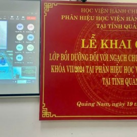 Học viên Hồ Ngọc Hưng, Chuyên viên, Ban Quản lý Dự án Đầu tư Xây dựng và Phát triển Quỹ đất, thị xã Hoài Nhơn, tỉnh Bình Định phát biểu tại Lễ Khai giảng.