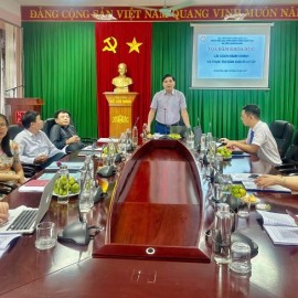 PGS.TS. Nguyễn Hoàng Hiển, Giám đốc Phân hiệu Quảng Nam phát biểu đề dẫn Tọa đàm.