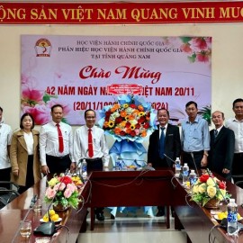 Đảng ủy, HĐND, UBND, UBMTTQVN phường Điện Ngọc, thị xã Điện Bàn, tỉnh Quảng Nam chúc mừng Phân hiệu Quảng Nam.