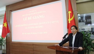 PGS.TS. Triệu Văn Cường - Thứ trưởng Bộ Nội vụ phát biểu bế giảng khóa bồi dưỡng