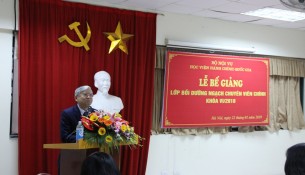 TS Vũ Thanh Xuân phát biểu bế giảng lớp bồi dưỡng ngạch chuyên viên chính khóa VI năm 2018