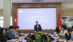 PGS.TS. Triệu Văn Cường - Thứ trưởng Bộ Nội vụ phát biểu khai giảng Lớp bồi dưỡng