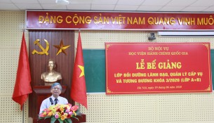 NGƯT. TS. Vũ Thanh Xuân phát biểu tại Lễ bế giảng