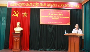 NGƯT. TS. Vũ Thanh Xuân, Phó Giám đốc Học viện phát biểu khai giảng lớp học