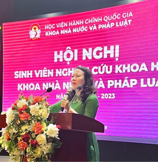 PGS.TS. Trần Thị Diệu Oanh phát biểu tại Hội nghị